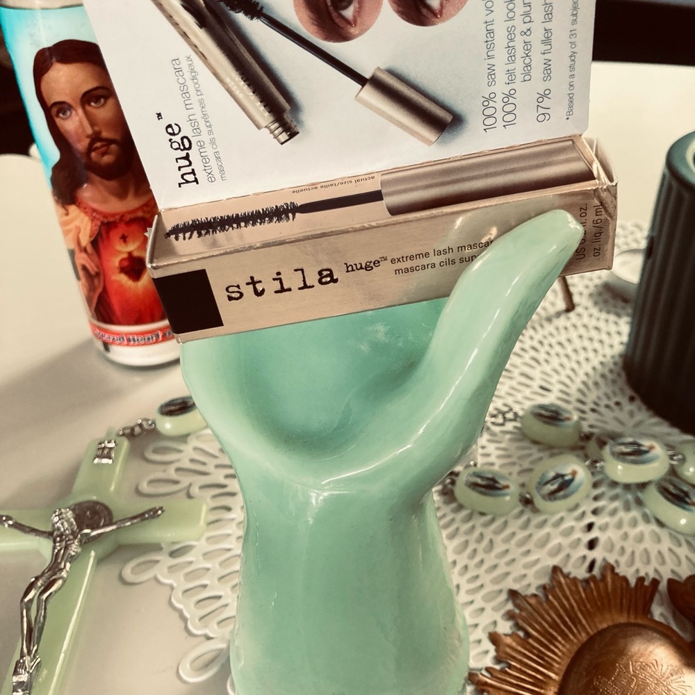 Stila Huge Extreme Lash Mascara in Black, Travel Size NIB*